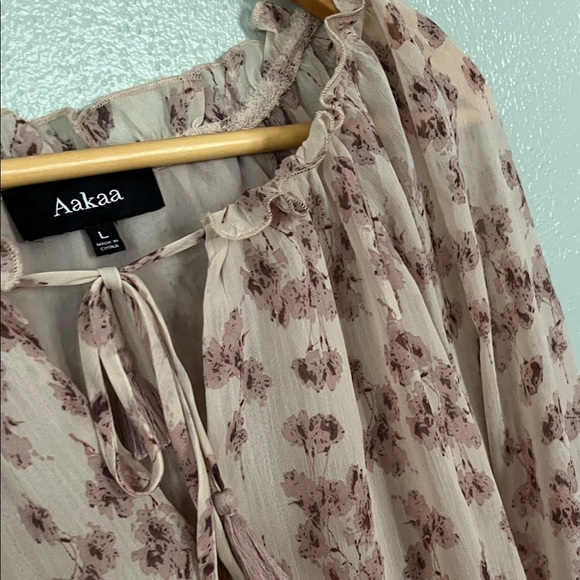 Aakaa Floral Blouse - Cream and Purple - Picture 3 of 12